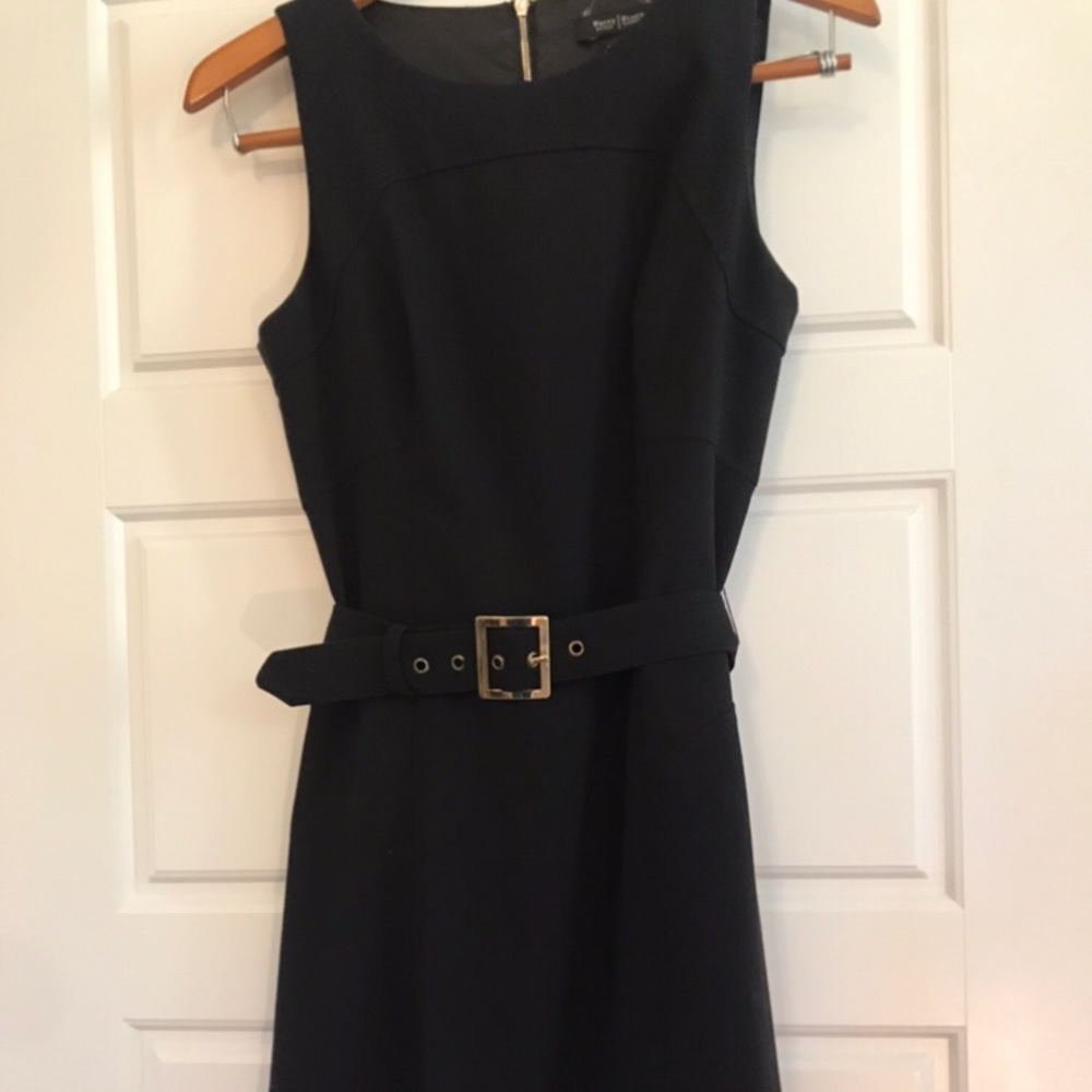 Sleeveless black dress